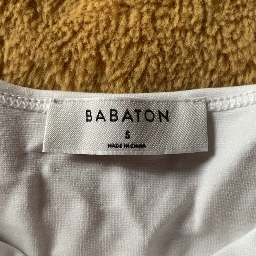 Aritzia Babaton twisted cropped tank top - Picture 3 of 3